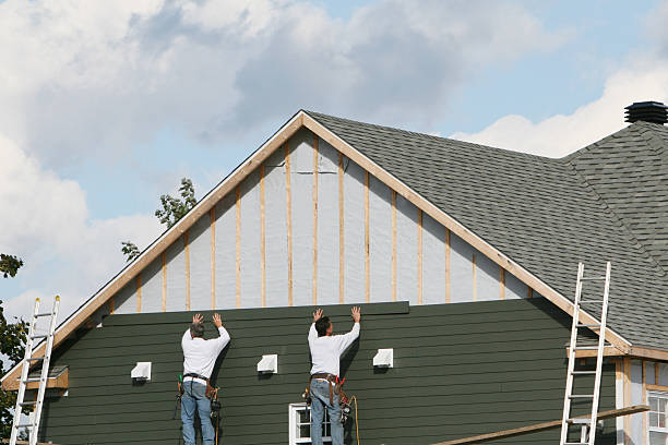 Professional Siding technician working in Lumberton, NJ